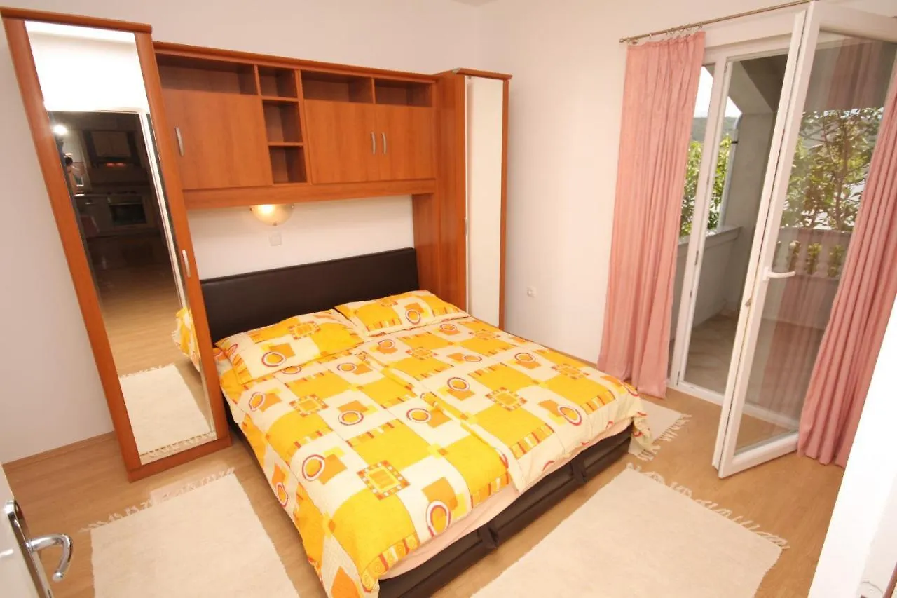 Apartment Supetarska Draga - Donja 2013B 0*,  Croácia