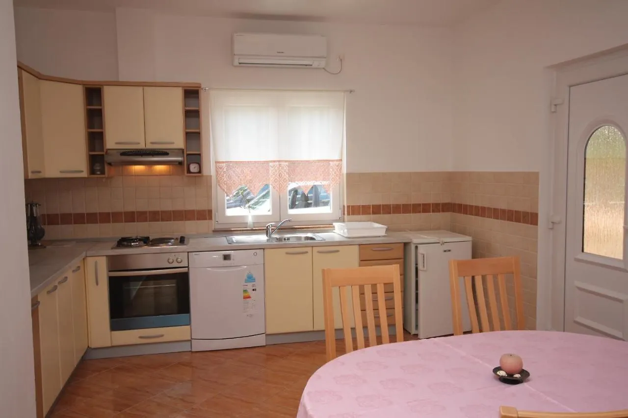 Apartment Supetarska Draga - Donja 2013B